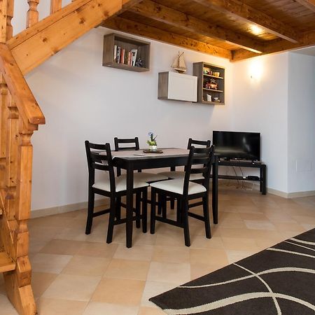 Casa Daila Apartment เนเปิลส์ ภายนอก รูปภาพ