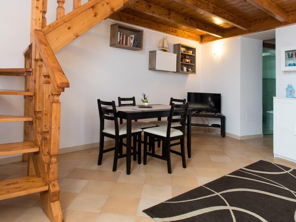 Casa Daila Apartment เนเปิลส์ ภายนอก รูปภาพ